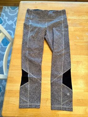 Lululemon leggings size 4